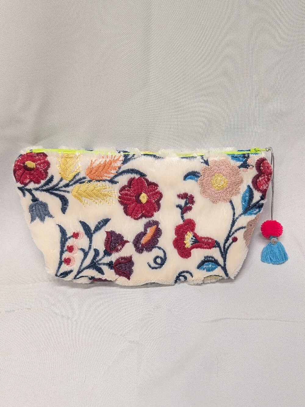 Johnny Was Embroidered Floral Cream Faux Fur Pouch with Tassel Zip Close, NWOT
